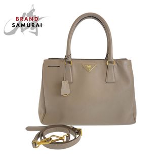 PRADA(バッグ ・ グレー/灰色系)のフリマアイテム一覧 PRADA(バッグ ・ グレー/灰色系)のフリマアイテム一覧