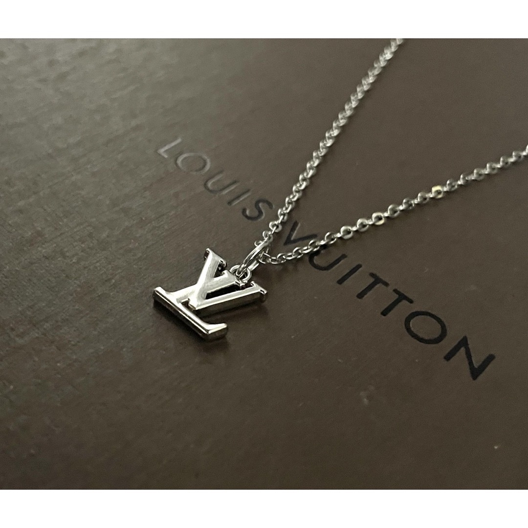 LOUIS VUITTON - 極美品‼️ LOUIS VUITTON LVロゴチャーム LOUIS VUITTON - 極美品‼️ LOUIS VUITTON LVロゴチャーム