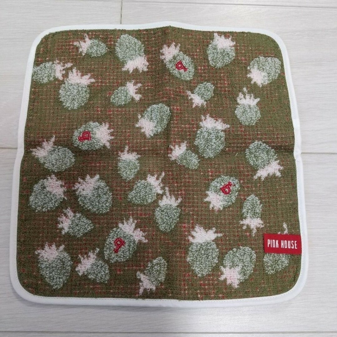 新品未使用★ピンクハウス タオルハンカチ うさぎ　くま　テディベア　いちご　刺繍