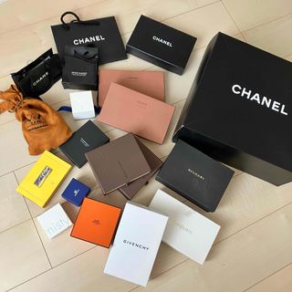 CHANEL - 【お値下げ中】ブランド品 空箱いろいろ まとめ売りの CHANEL - 【お値下げ中】ブランド品 空箱いろいろ まとめ売りの