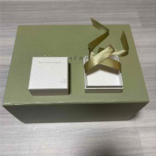 Van Cleef & Arpels(ショップ袋)のフリマアイテム一覧 Van Cleef & Arpels(ショップ袋)のフリマアイテム一覧