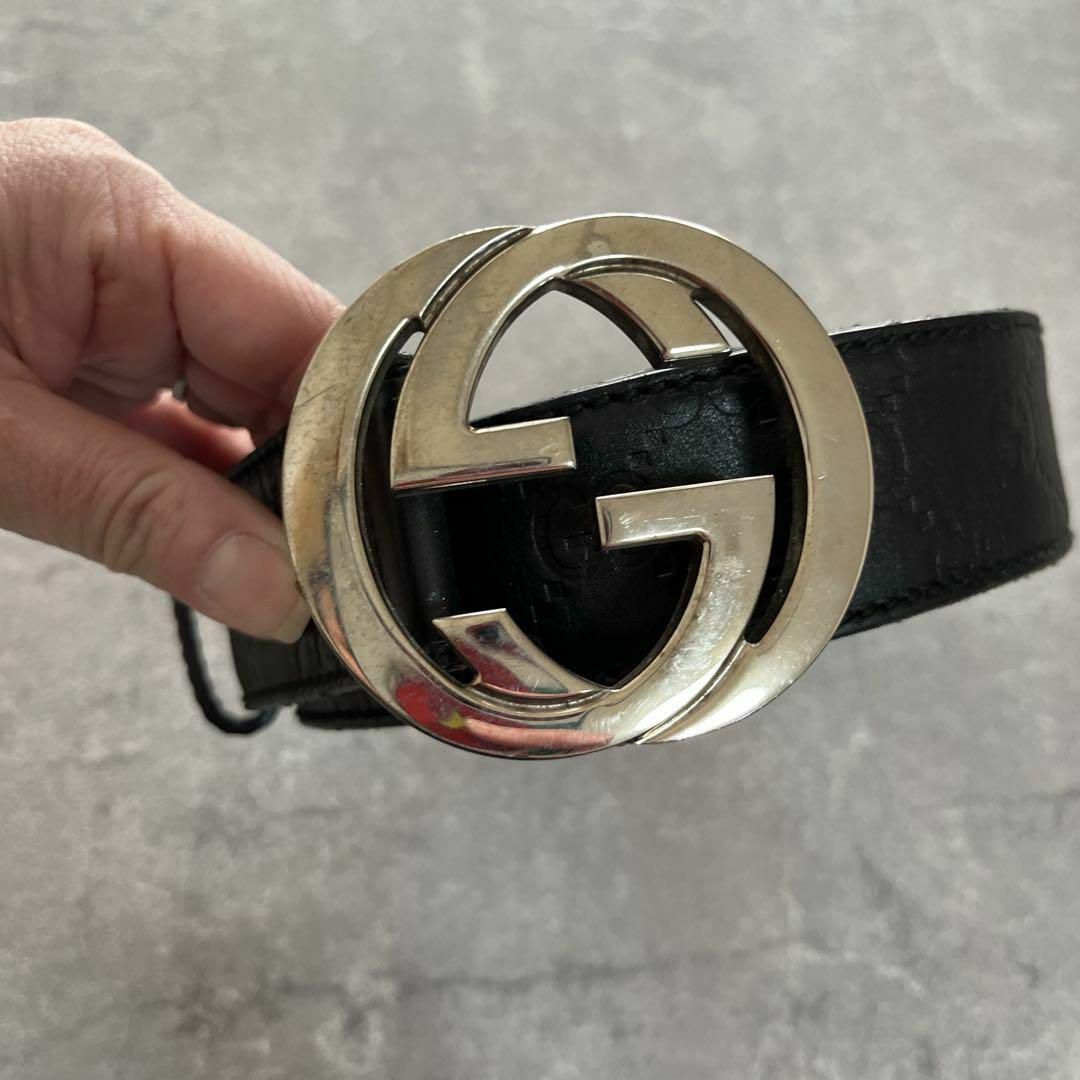 GUCCI - GUCCI ブランドロゴバックルベルト ロゴ型押しパターン GUCCI - GUCCI ブランドロゴバックルベルト ロゴ型押しパターン