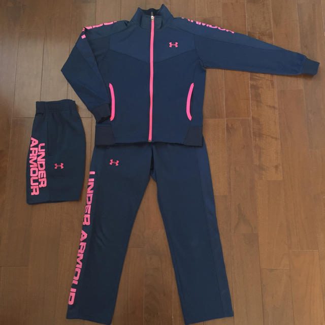 UNDER ARMOUR(アンダーアーマー)のアンダーアーマー ジャージ 上下 ハーフパンツ 3点セット キッズ/ベビー/マタニティのキッズ服女の子用(90cm~)(その他)の商品写真