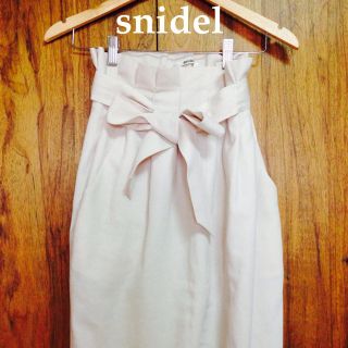 スナイデル(SNIDEL)のウエストリボンタックパンツ(チノパン)