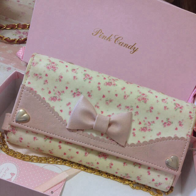 PinkCandy(ピンクキャンディ)のぴんくきゃんでぃー♥︎花柄ウォレット レディースのファッション小物(財布)の商品写真