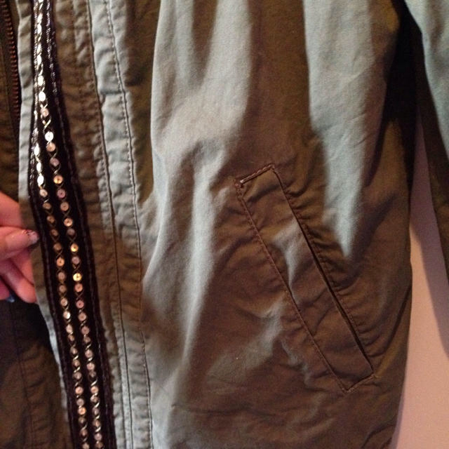 UNITED ARROWS(ユナイテッドアローズ)のユナイテッドアローズ カーキジャケット レディースのジャケット/アウター(ノーカラージャケット)の商品写真
