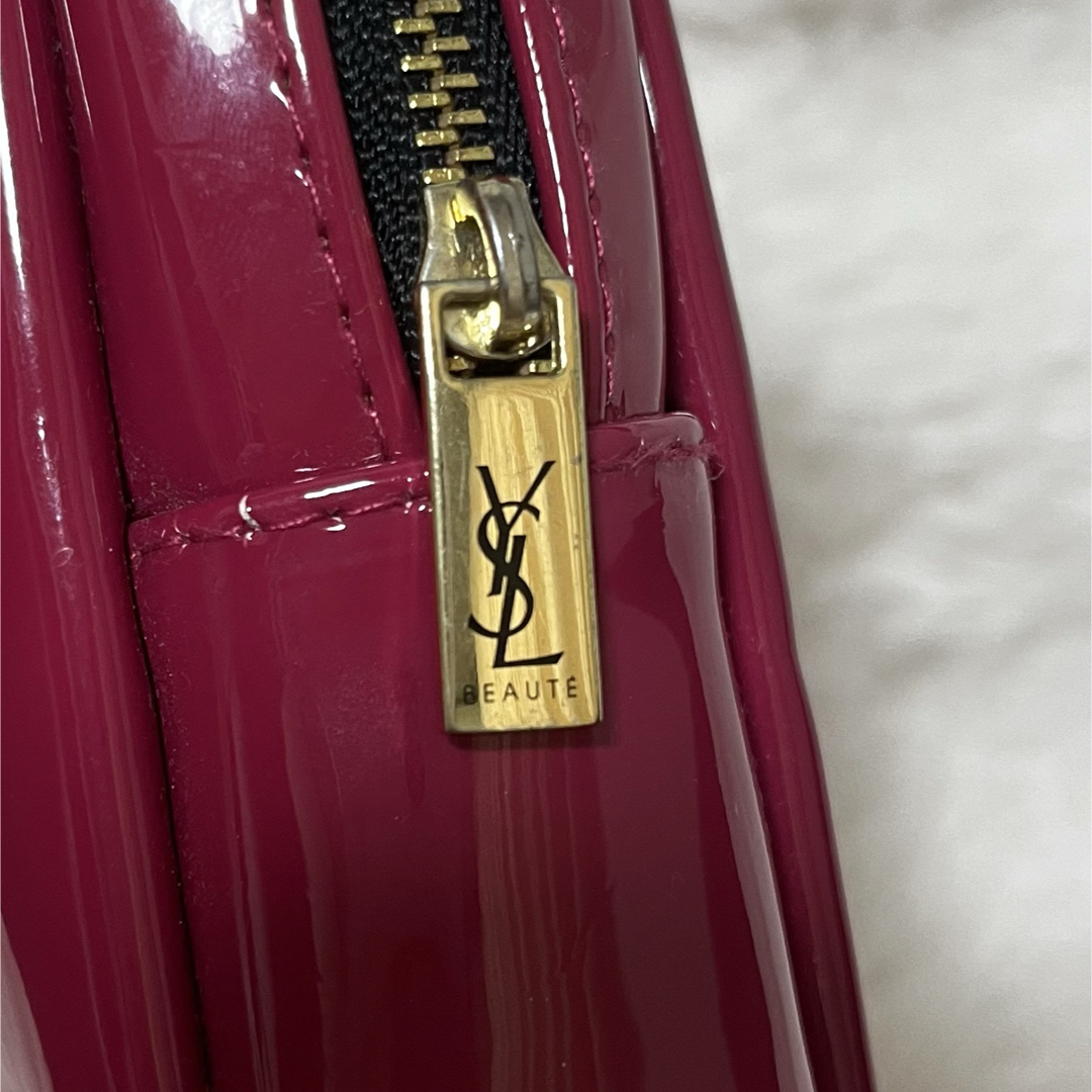 Yves Saint Laurent Beaute(イヴサンローランボーテ)のイブサンローランポーチ レディースのファッション小物(ポーチ)の商品写真