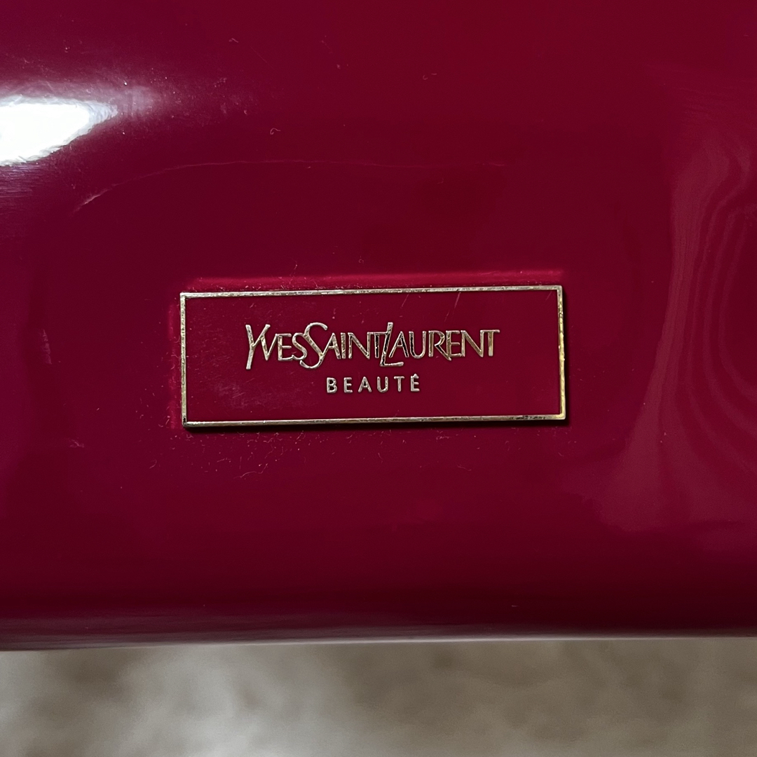 Yves Saint Laurent Beaute(イヴサンローランボーテ)のイブサンローランポーチ レディースのファッション小物(ポーチ)の商品写真