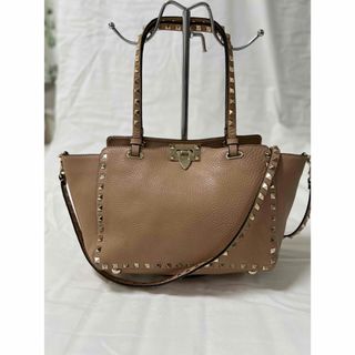 VALENTINO(ショルダーバッグ ・ ベージュ系)のフリマアイテム一覧 VALENTINO(ショルダーバッグ ・ ベージュ系)のフリマアイテム一覧