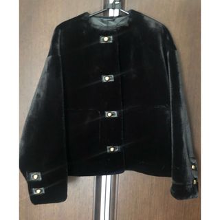 ZARA - ZARA フェイクファートグルボタンジャケット 新品未使用 ZARA - ZARA フェイクファートグルボタンジャケット 新品未使用