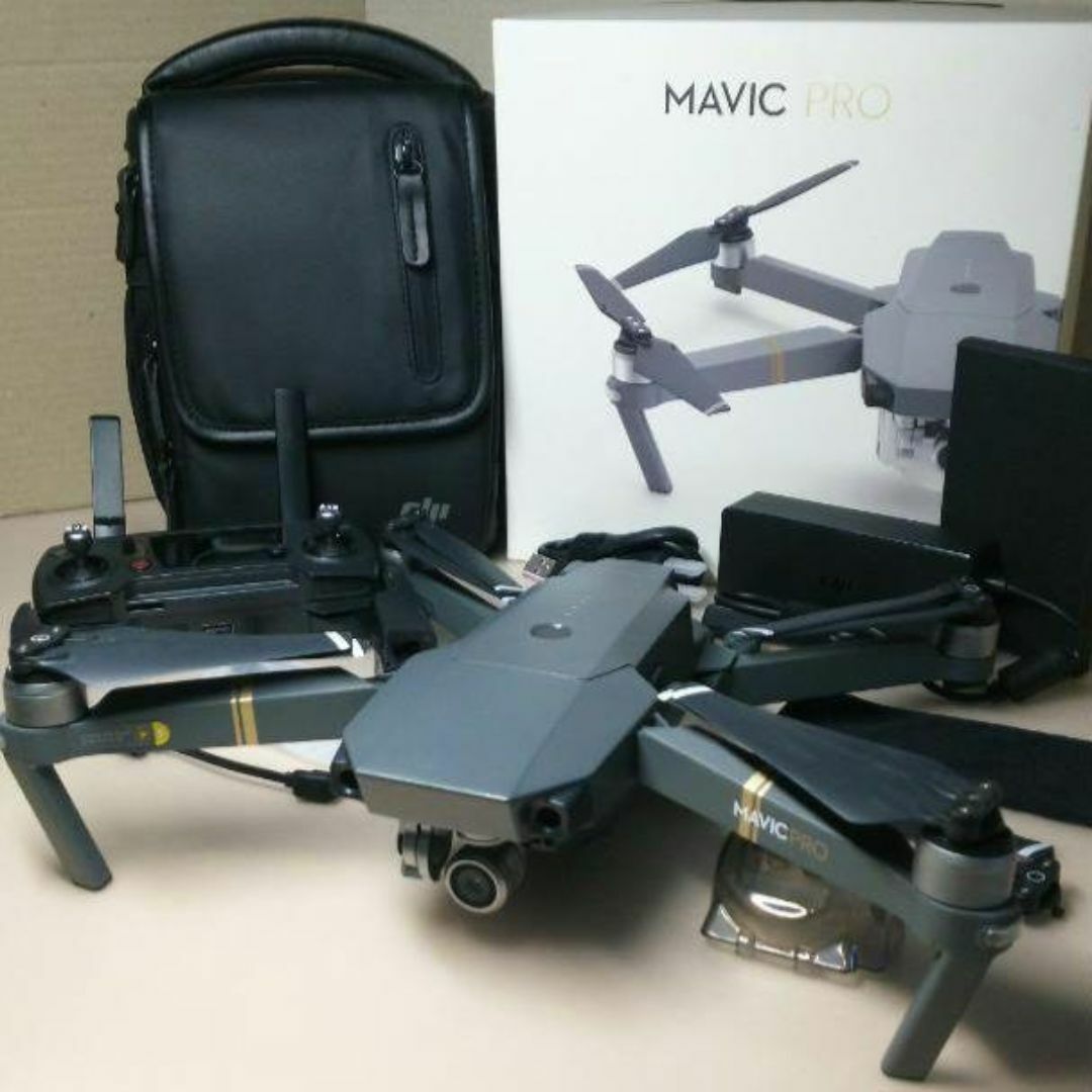 ドローン DJI Mavic Pro (バッグ付き) ドローン DJI Mavic Pro (バッグ付き)