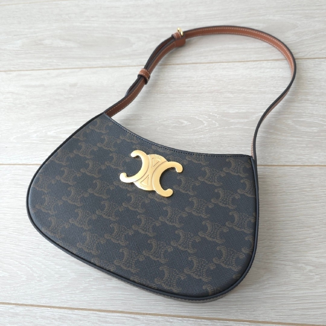 CELINE - 未使用【セリーヌ】ミディアム ティリー バッグ CELINE - 未使用【セリーヌ】ミディアム ティリー バッグ