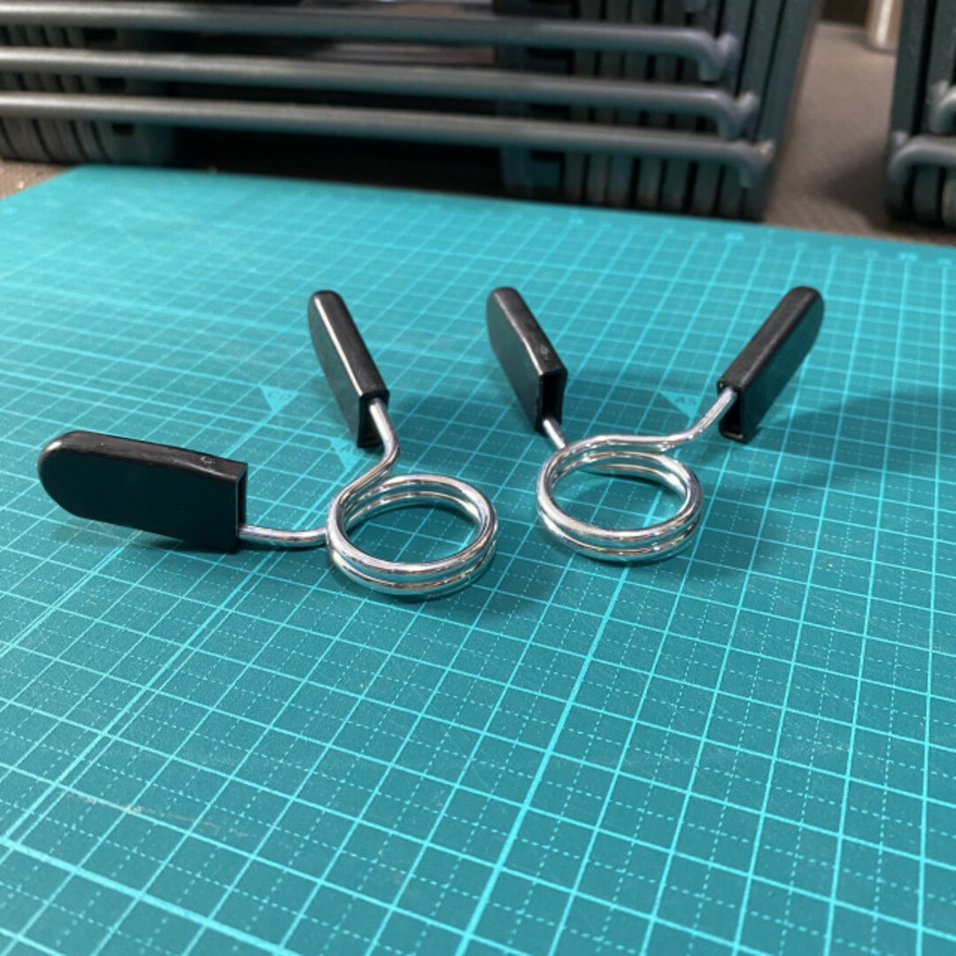 スプリングカラー28mmクリッププレート止めダンベル筋トレシャフトEZバー2個の通販 by HOPE104's shop｜ラクマ