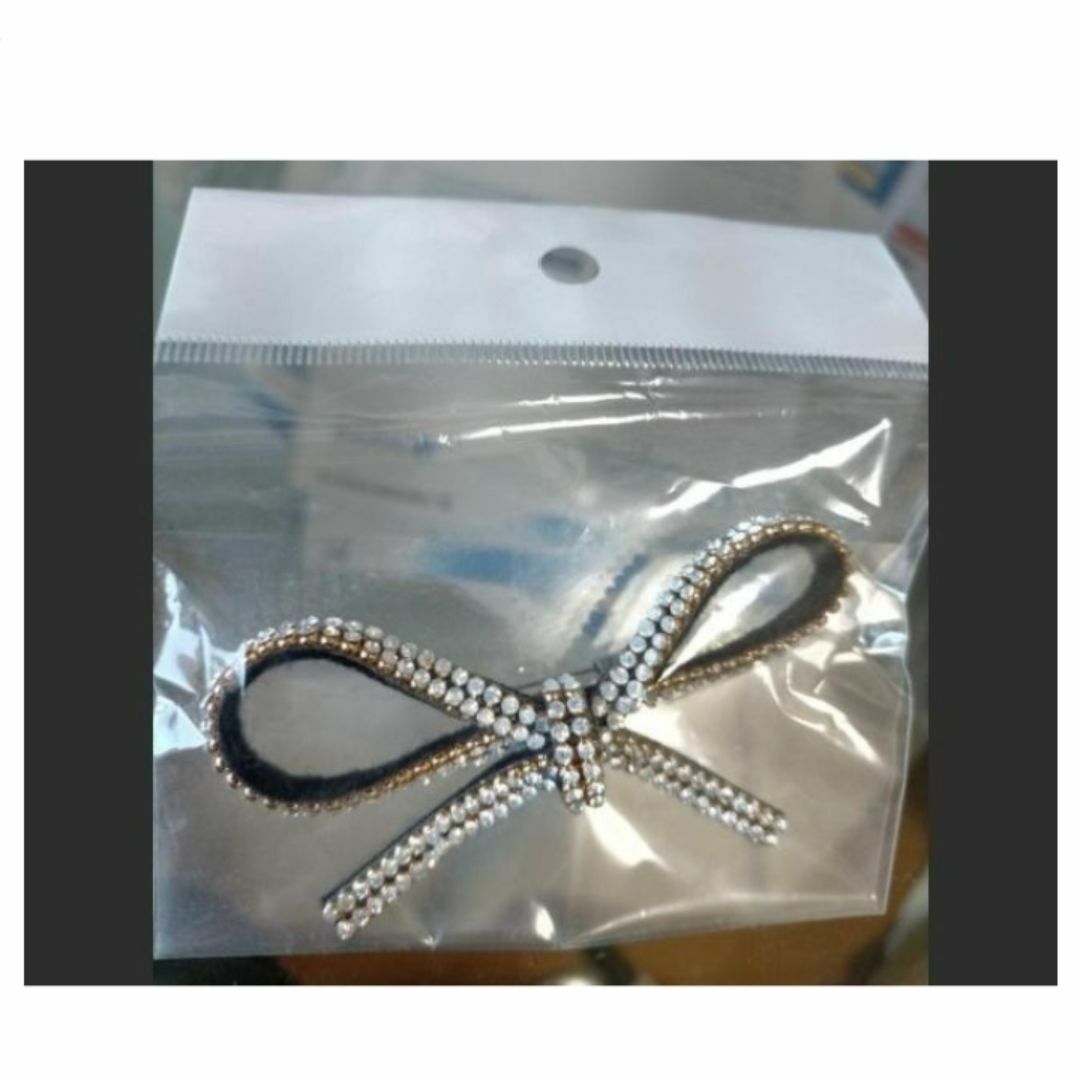 ブローチ ジルコニア コサージュ リボン レディースのアクセサリー(ブローチ/コサージュ)の商品写真