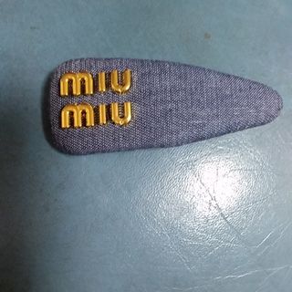 MIU MIU(ヘアアクセサリー ・ ブルー・ネイビー/青色系)の MIU MIU(ヘアアクセサリー ・ ブルー・ネイビー/青色系)の