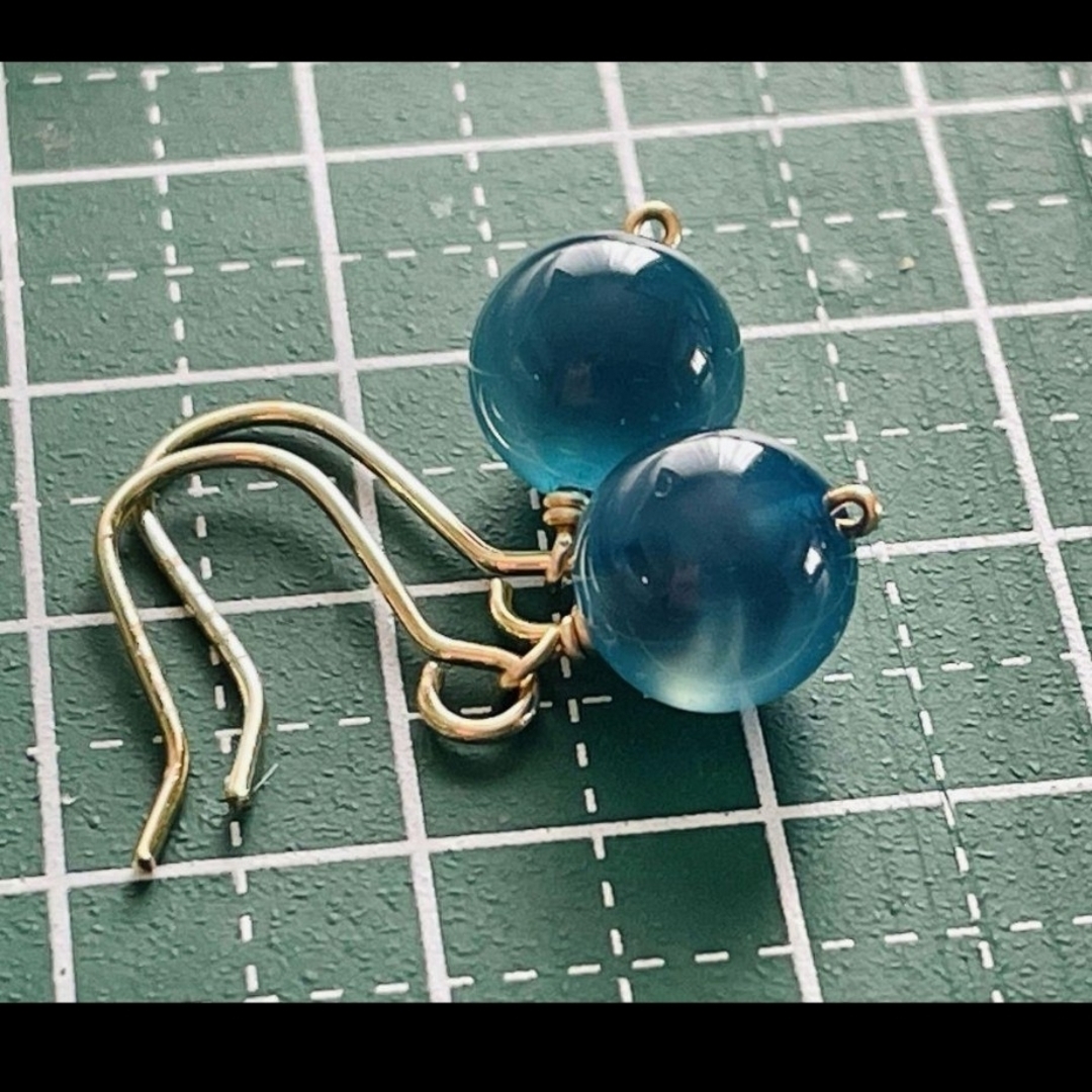 天然石タピオカアゲートピアス ハンドメイドのアクセサリー(ピアス)の商品写真