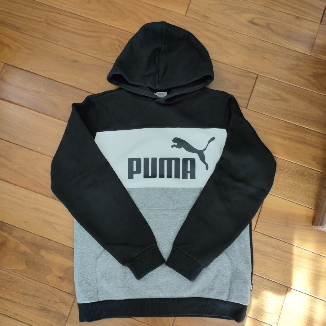 PUMA(プーマ)のプーマ　裏起毛トレーナーフード付き　160cm キッズ/ベビー/マタニティのキッズ服男の子用(90cm~)(Tシャツ/カットソー)の商品写真