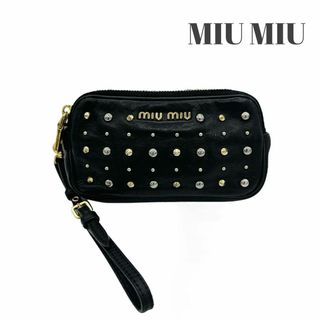 MIU MIU(ポーチ ・ シルバー/銀色系)のフリマアイテム一覧 MIU MIU(ポーチ ・ シルバー/銀色系)のフリマアイテム一覧