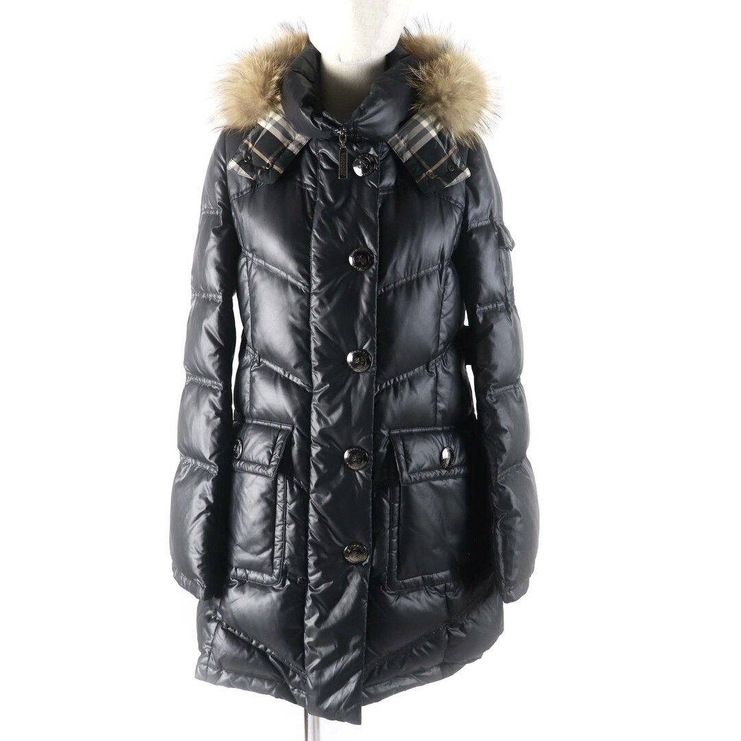 BURBERRY BLUE LABEL - 美品★BURBERRY BLUE LABEL バーバリーブルーレーベル FRF09-693-09 ラクーンファー・フード・ベルト付 裏地チェック柄 ダウンコート ブラック 40 正規品 レディース