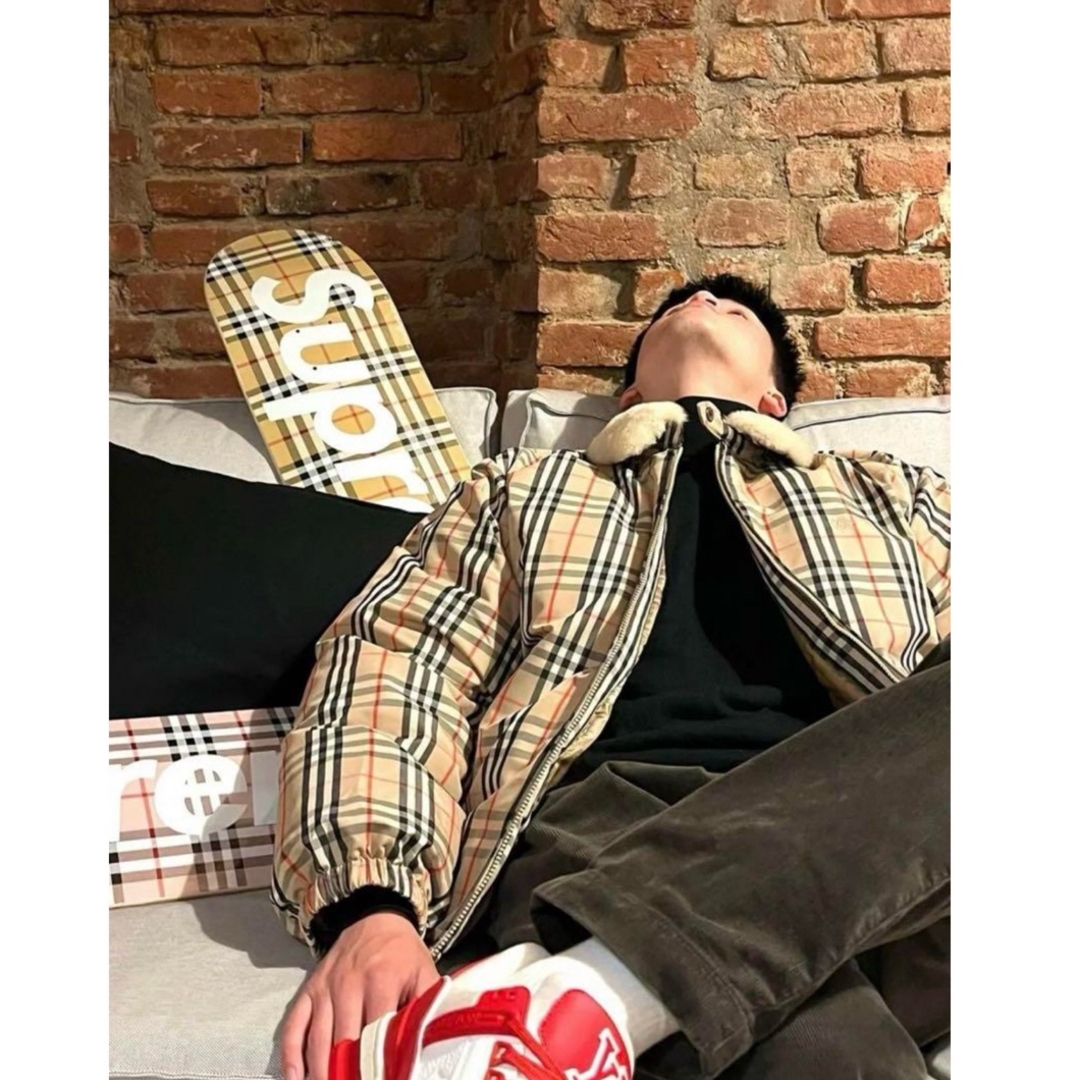 BURBERRY - supreme burberry ダウン ジャケット ベージュの通販 BURBERRY - supreme burberry ダウン ジャケット ベージュの通販