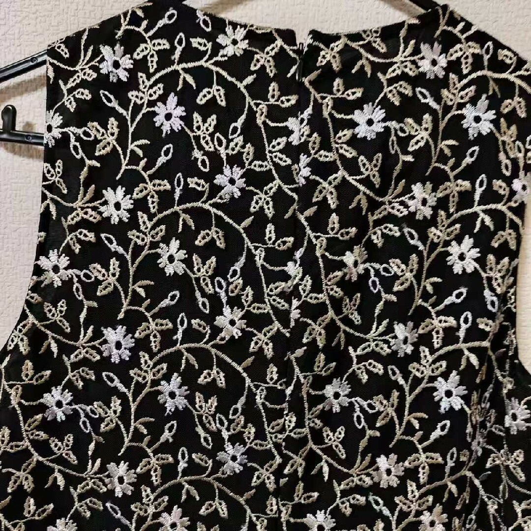Lauren ralph Laurenラルフローレン新品未使用刺繍花柄 Lauren ralph Laurenラルフローレン新品未使用刺繍花柄