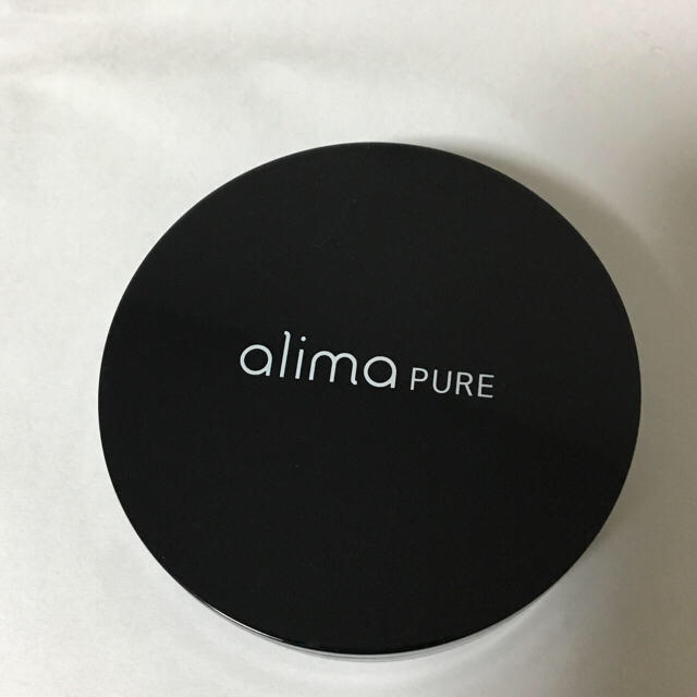 Cosme Kitchen(コスメキッチン)のalima pureアリマピュア シルキー ファンデーション マカダミア 8割 コスメ/美容のベースメイク/化粧品(ファンデーション)の商品写真