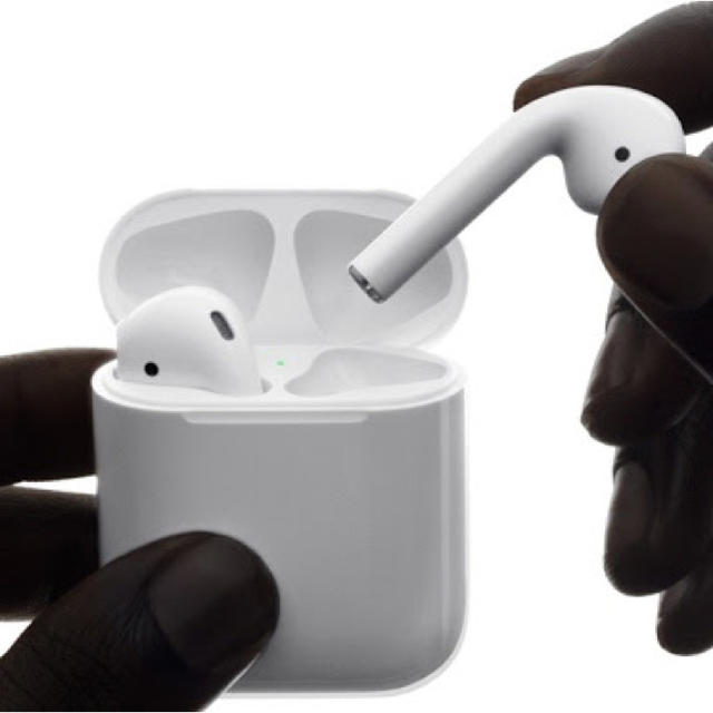 ヘッドフォン/イヤフォン最安値Apple airpods bluetooth ヘッドフォン ワイヤレス