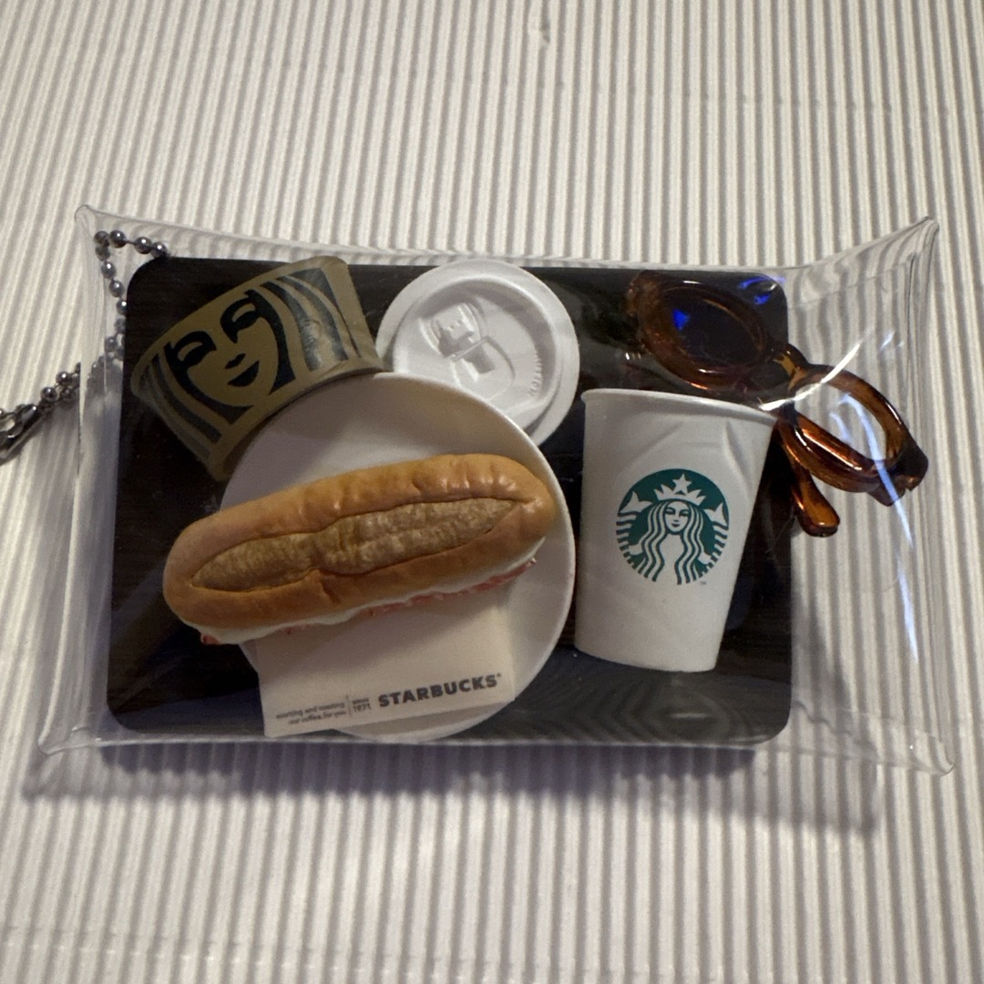 Starbucks(スターバックス)のミニチュアポーチ スターバックス エンタメ/ホビーのコレクション(ノベルティグッズ)の商品写真