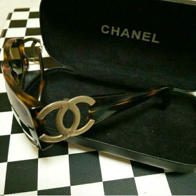 CHANEL(シャネル)のシャネル ココマーク べっ甲 サングラス レディースのファッション小物(サングラス/メガネ)の商品写真