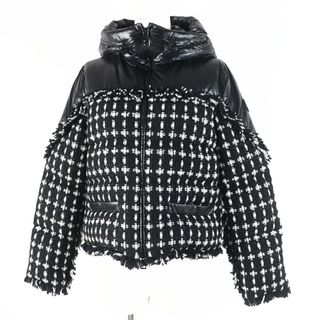 MONCLER(ダウンジャケット ・ ホワイト/白色系)のフリマ MONCLER(ダウンジャケット ・ ホワイト/白色系)のフリマ
