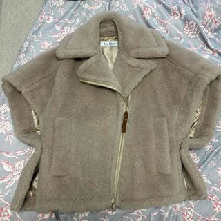 Max Mara(ポンチョ)のフリマアイテム一覧 Max Mara(ポンチョ)のフリマアイテム一覧