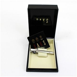 ダックス(DAKS)のダックス  ネクタイピン 未使用 シルバー  中古 Sランク DAKS｜アクセサリー メンズ 男性用 ビジネス スーツ小物 タイピン クリップ式  ケース付き【送料無料】(ネクタイ)