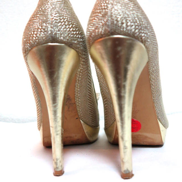 ZARA(ザラ)のゴールドリボンオープントゥ レディースの靴/シューズ(ハイヒール/パンプス)の商品写真