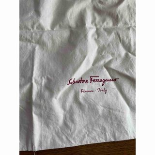 Salvatore Ferragamo(ショップ袋)のフリマアイテム一覧 Salvatore Ferragamo(ショップ袋)のフリマアイテム一覧