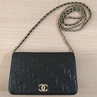 CHANEL - 美品☆ シャネル ショルダーバッグ 赤 ボーイシャネル CHANEL - 美品☆ シャネル ショルダーバッグ 赤 ボーイシャネル