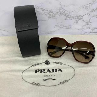 PRADA - 新品未使用 PRADA プラダ キャットアイ ロゴサングラス PRADA - 新品未使用 PRADA プラダ キャットアイ ロゴサングラス
