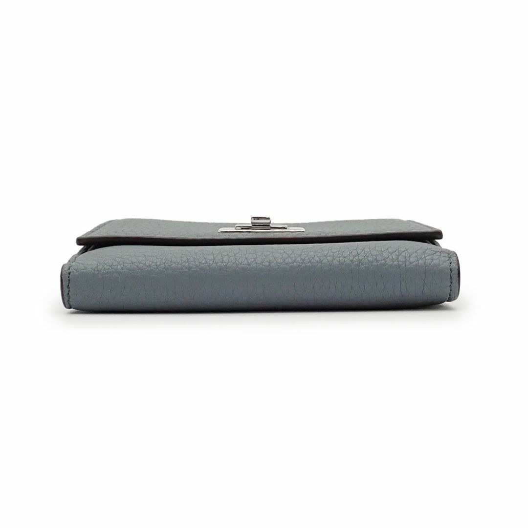 現行品】FENDI フェンディ ピーカブー シルバー レザー 三つ折り財布 現行品】FENDI フェンディ ピーカブー シルバー レザー 三つ折り財布