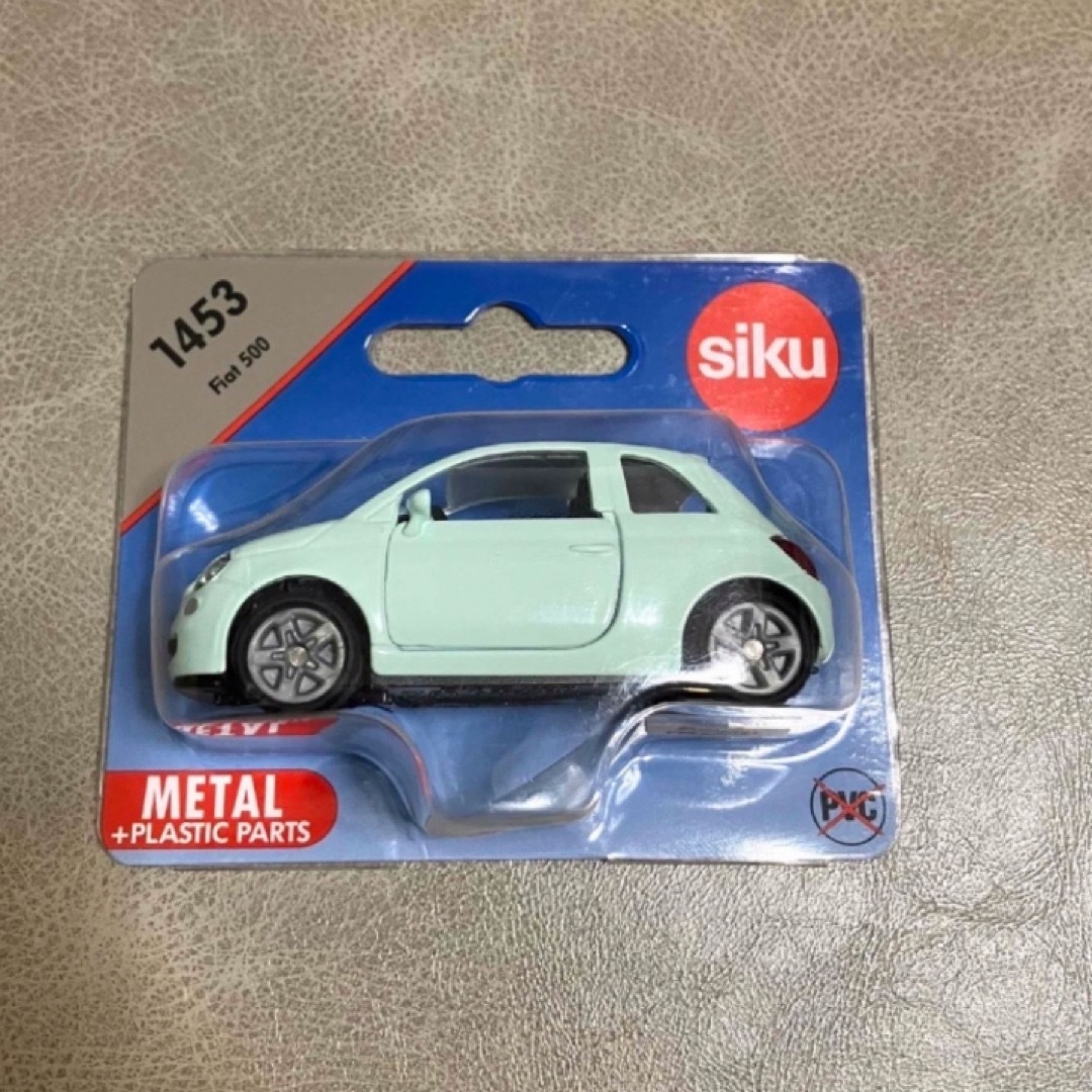 BorneLund(ボーネルンド)のSiku 1453 フィアット 500 エンタメ/ホビーのおもちゃ/ぬいぐるみ(ミニカー)の商品写真