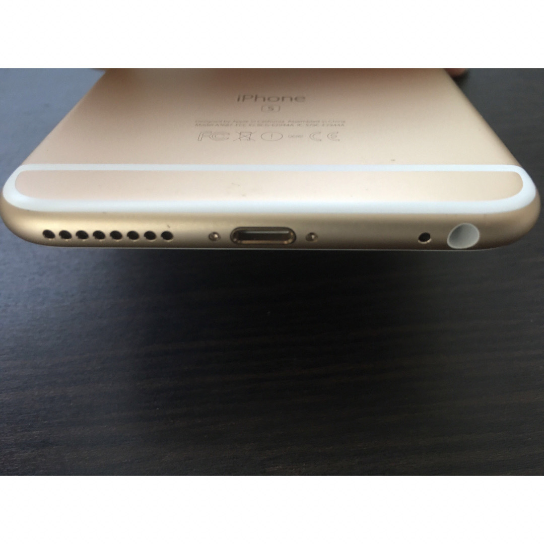 Apple(アップル)のiPhone6s Plus 16GB ゴールド SIMフリー スマホ/家電/カメラのスマートフォン/携帯電話(スマートフォン本体)の商品写真