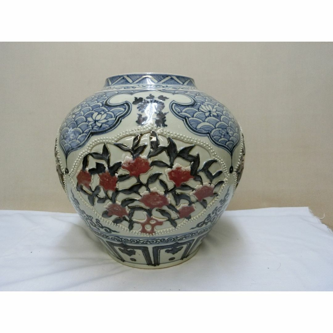 【中国陶磁器　大壷　染付辰砂　花波文　辰砂窓絵浮き出し作行き　鑑賞置物】◆古董