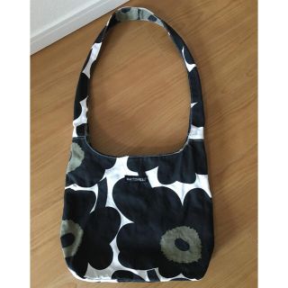 マリメッコ(marimekko)のマリメッコ ショルダーバッグ ブラック(ショルダーバッグ)