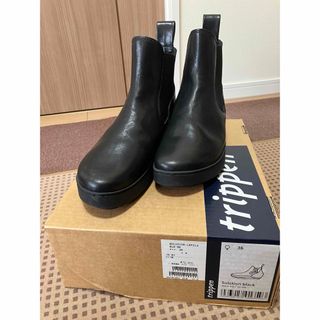 trippen - ・黒レザー ストラップ付き ブーティ trippen 39の trippen - ・黒レザー ストラップ付き ブーティ trippen 39の