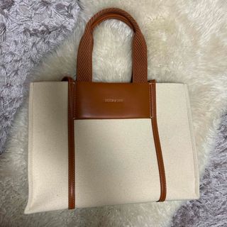 Charles and Keith(トートバッグ)のフリマアイテム一覧 Charles and Keith(トートバッグ)のフリマアイテム一覧