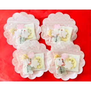 プチギフト  卒業おめでとう　メッセージ入りお菓子詰め合わせ　3個入り　4点(菓子/デザート)