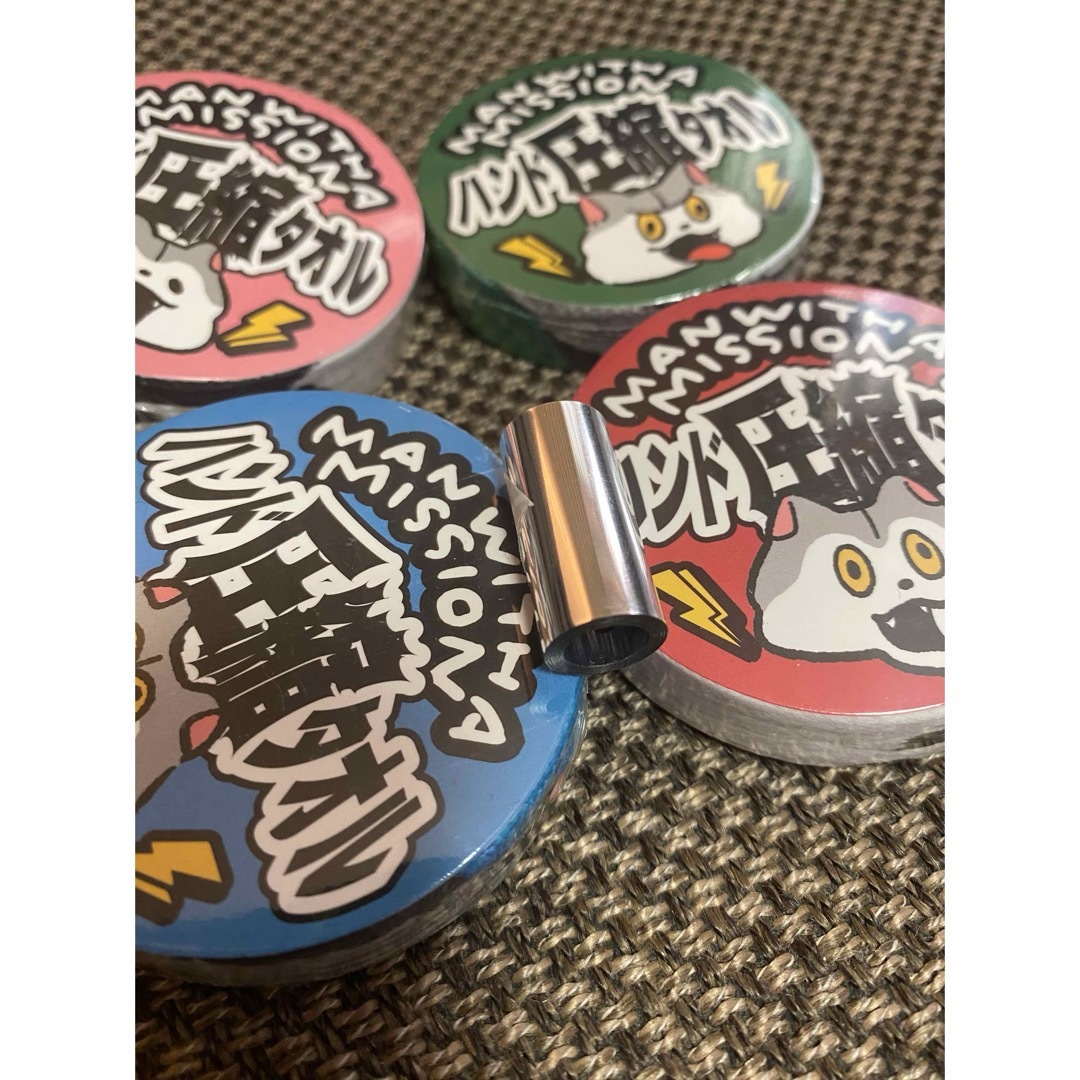 マンウィズ ガウくじ ハンド圧縮タオル4個 銀テープ付き マンウィズ ガウくじ ハンド圧縮タオル 銀テープ付き