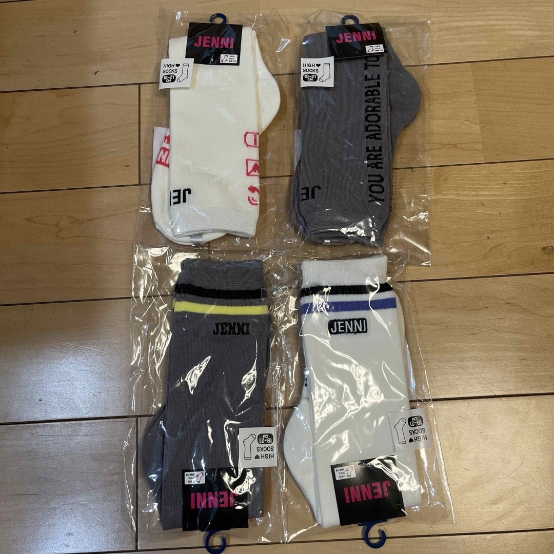 JENNI(ジェニィ)のハイソックス キッズ/ベビー/マタニティのこども用ファッション小物(靴下/タイツ)の商品写真