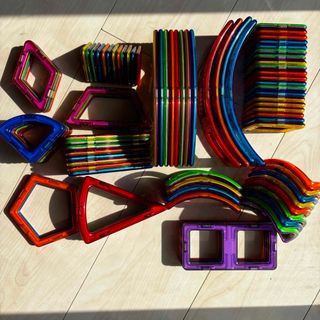 MAGFORMERS(知育玩具)のフリマアイテム一覧 MAGFORMERS(知育玩具)のフリマアイテム一覧