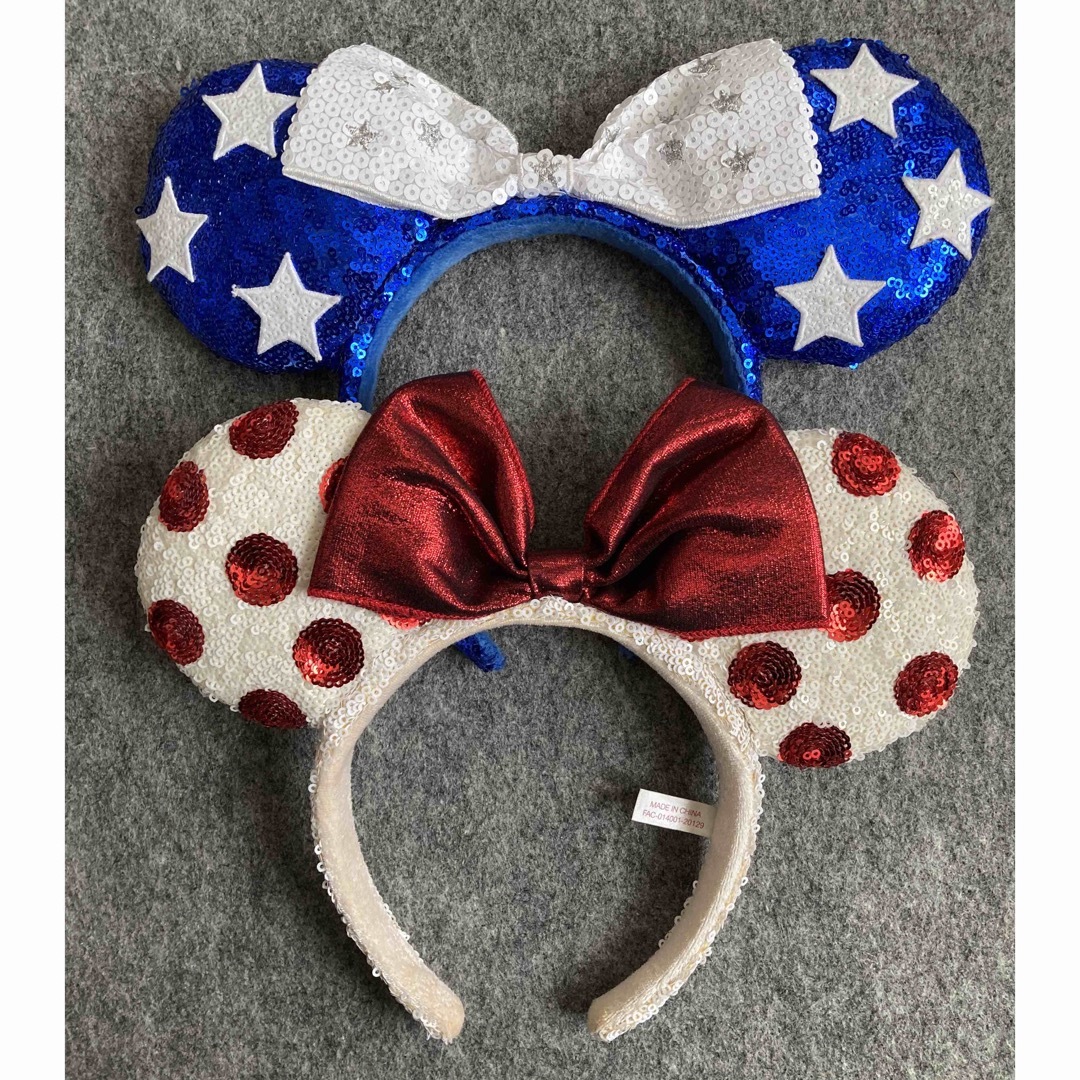 Disney(ディズニー)のディズニー カチューシャ スパンコール 青 星 白 赤 水玉 ミニー 2つ ペア レディースのヘアアクセサリー(カチューシャ)の商品写真