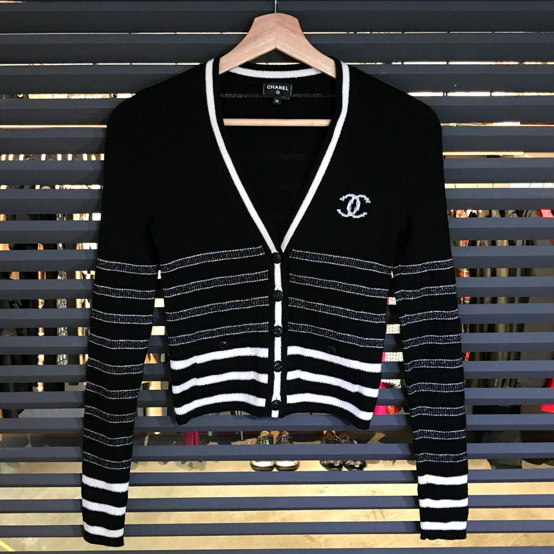 CHANEL - 超美品 シャネル ココマーク ボーダー カーディガン 36 CHANEL - 超美品 シャネル ココマーク ボーダー カーディガン 36
