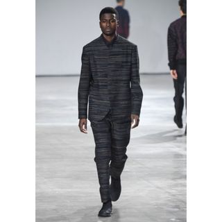 ISSEY MIYAKE MEN(テーラードジャケット)のフリマアイテム一覧 ISSEY MIYAKE MEN(テーラードジャケット)のフリマアイテム一覧